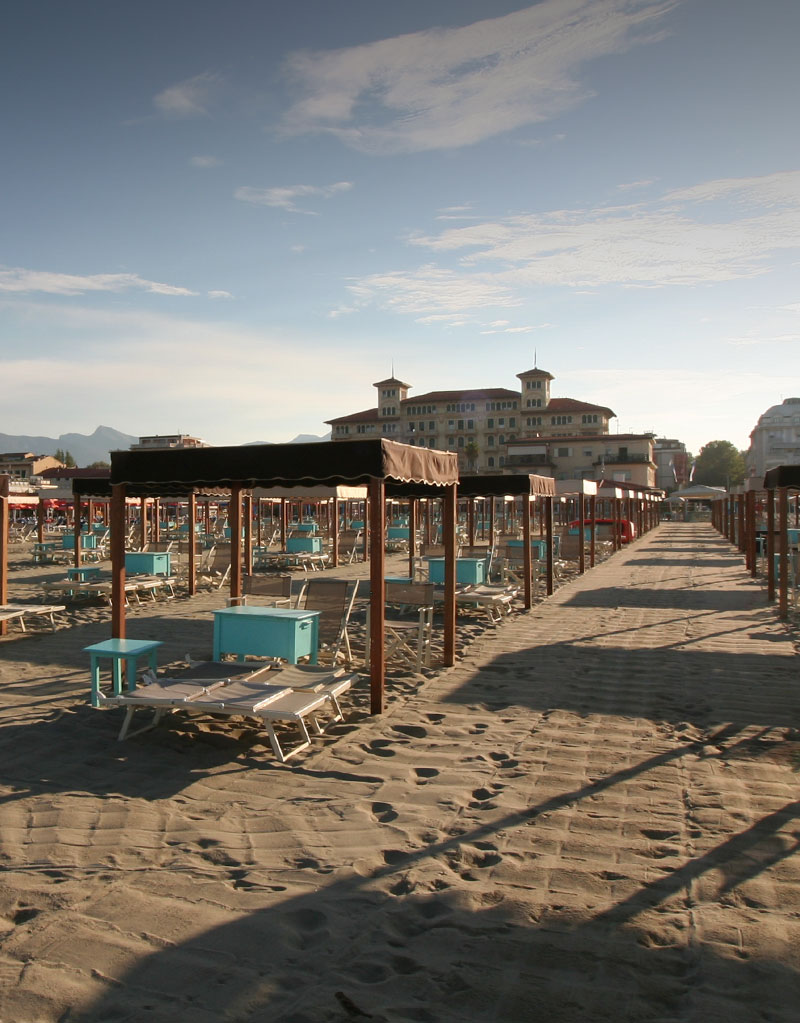 Bagno florida beach spiaggia viareggio lettini sdraio tende